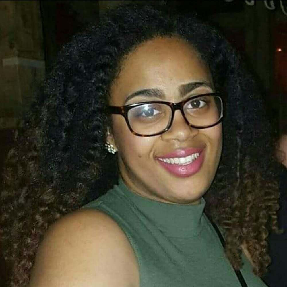 Meet your Posher, Dominique